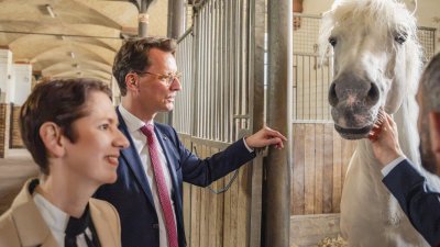 Ministerpräsident Hendrik Wüst empfängt Konsularisches Korps beim Sommerempfang in Warendorf