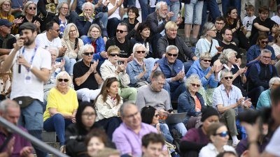 Volles Publikum vor der Bühne