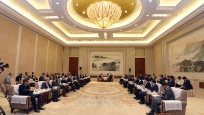 Ministerpräsidentin Hannelore Kraft trifft den Gouverneuer der Proviz Jiangsu, LI Xueyong in Nanjing