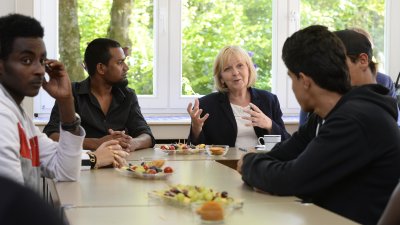 Ministerpräsidentin Hannelore Kraft informiert sich in Aachen über das Thema "unbegleitete minderjährige Flüchtlinge"