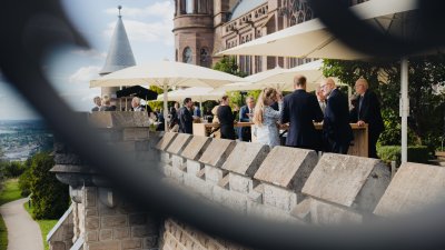 Ministerpräsident Hendrik Wüst empfängt Konsularisches Korps beim Sommerempfang auf Schloss Drachenburg