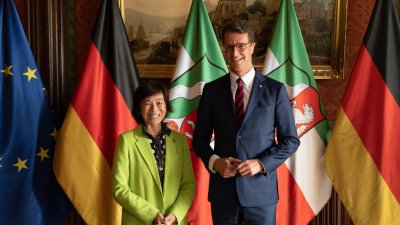 Ministerpräsident Hendrik Wüst empfängt Konsularisches Korps beim Sommerempfang auf Schloss Drachenburg