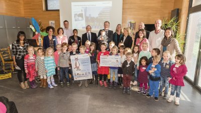 Klimaschutzminister Johannes Remmel zeichnet Gewinner des Wettbewerbs KlimaKita.NRW aus