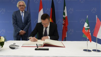 Minister Holthoff-Pförtner trifft den ungarischen Außenminister Szijjártó in der Staatskanzlei
