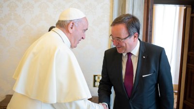 Ministerpräsident Armin Laschet trifft Papst Franziskus