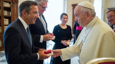 Ministerpräsident Armin Laschet trifft Papst Franziskus