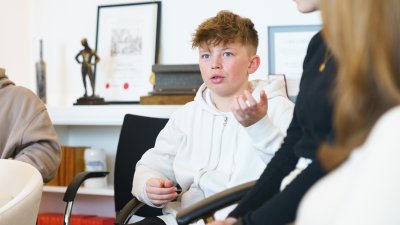 Girls & Boys Day: Schülerinnen und Schüler zu gast bei Ministerpräsident Hendrik Wüst