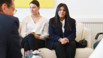 Girls & Boys Day: Schülerinnen und Schüler zu gast bei Ministerpräsident Hendrik Wüst