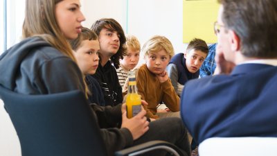 Girls & Boys Day: Schülerinnen und Schüler zu gast bei Ministerpräsident Hendrik Wüst