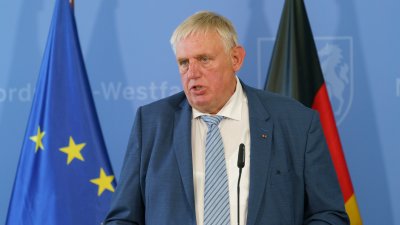 Gesundheitsminister Karl-Josef Laumann informiert über den aktuellen Stand der Corona-Virus-Testungen in Nordrhein-Westfalen