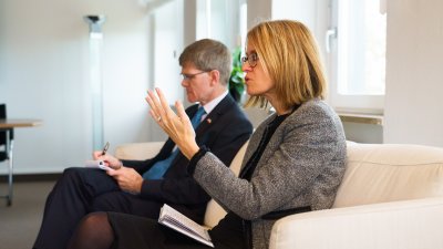 Ministerpräsident Wüst empfängt die Botschafterin des Vereinigten Königreichs Jill Gallard