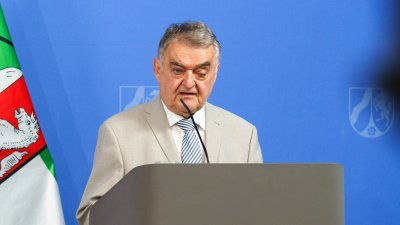Kabinettspressekonferenz zur NRW-Bundesratsinitiative zur Verschärfung von Straftaten im Amt