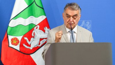 Kabinettspressekonferenz zur NRW-Bundesratsinitiative zur Verschärfung von Straftaten im Amt