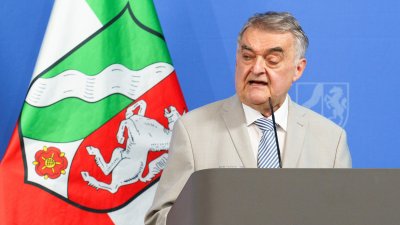 Kabinettspressekonferenz zur NRW-Bundesratsinitiative zur Verschärfung von Straftaten im Amt