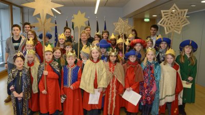 Ministerin Löhrmann empfängt Sternsinger in Düsseldorf, 04.01.2013