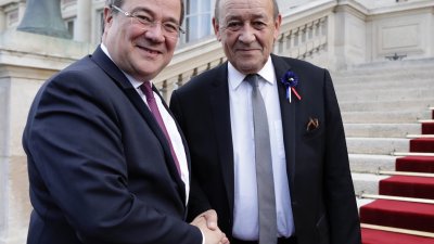 Wirtschaftsforum in Paris