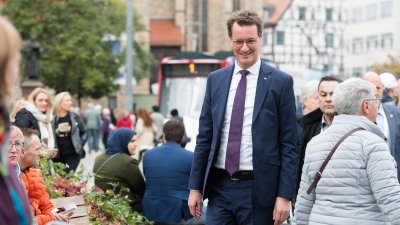 Ministerpräsident Hendrik Wüst nimmt an den Feierlichkeiten zum Tag der Deutschen Einheit in Erfurt teil