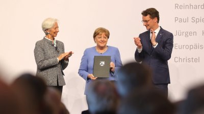 Ministerpräsident Hendrik Wüst verleiht den Staatspreis an Bundeskanzlerin a.D. Dr. Angela Merkel