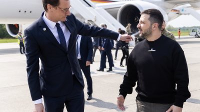 Karlspreisträger Wolodymyr Selenskyj  landet in Nordrhein-Westfalen