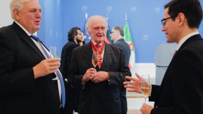 Ministerpräsident Wüst händigt engagierten Bürgern den Bundesverdienstorden aus