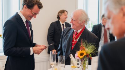 Ministerpräsident Wüst händigt engagierten Bürgern den Bundesverdienstorden aus