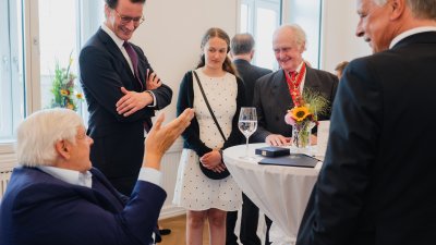 Ministerpräsident Wüst händigt engagierten Bürgern den Bundesverdienstorden aus