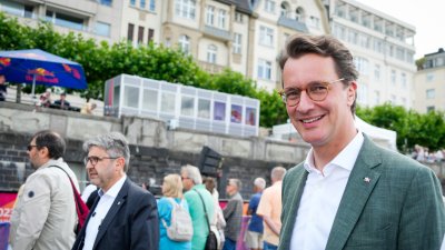 Ministerpräsident Hendrik Wüst besucht die FINALS in Düsseldorf