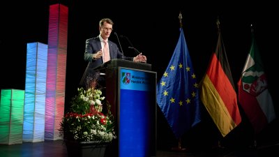 Ministerpräsident Hendrik Wüst dankt Arbeitnehmerinnen und Arbeitnehmern