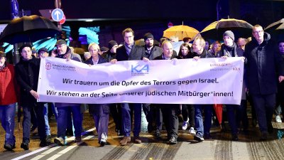 Ministerpräsident Wüst nimmt am Schweigegang zur Kölner Synagoge teil
