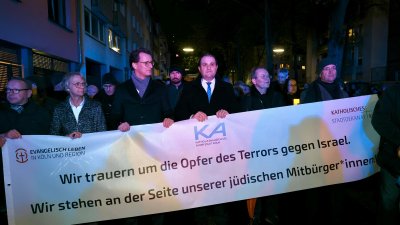Ministerpräsident Wüst nimmt am Schweigegang zur Kölner Synagoge teil