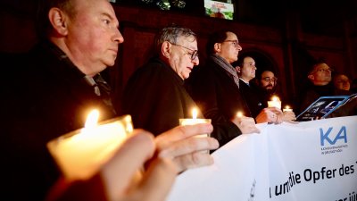 Ministerpräsident Wüst nimmt am Schweigegang zur Kölner Synagoge teil