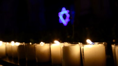 Ministerpräsident Wüst nimmt am Schweigegang zur Kölner Synagoge teil