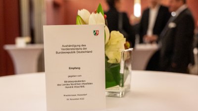 Ministerpräsident Wüst händigt engagierten Bürgerinnen und Bürgern den Bundesverdienstorden aus