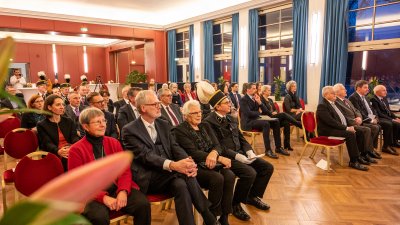 Ministerpräsident Wüst händigt engagierten Bürgerinnen und Bürgern den Bundesverdienstorden aus