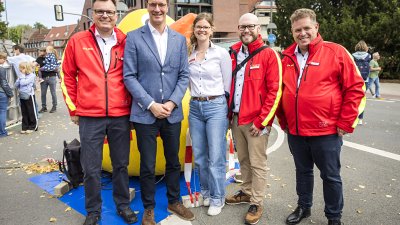 MP Wüst bei seinem Rundgang auf der Meile