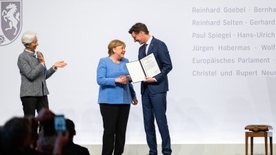 Ministerpräsident Hendrik Wüst verleiht den Staatspreis an Bundeskanzlerin a.D. Dr. Angela Merkel