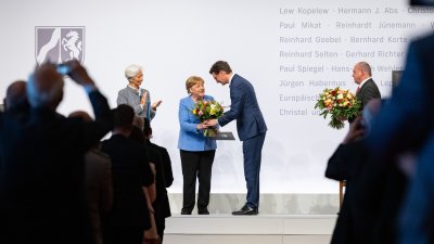 Ministerpräsident Hendrik Wüst verleiht den Staatspreis an Bundeskanzlerin a.D. Dr. Angela Merkel