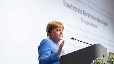 Ministerpräsident Hendrik Wüst verleiht den Staatspreis an Bundeskanzlerin a.D. Dr. Angela Merkel