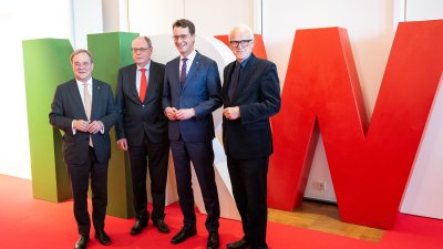 Ministerpräsident Hendrik Wüst verleiht den Staatspreis an Bundeskanzlerin a.D. Dr. Angela Merkel