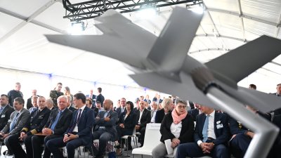 Spatenstich für Rheinmetall-Werk in Weeze