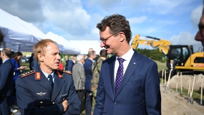 Spatenstich für Rheinmetall-Werk in Weeze