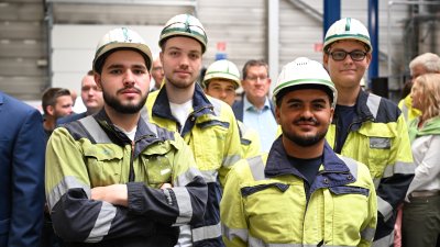 Eröffnung einer Metallpulveranlage beim Stahlhersteller Outokumpu in Krefeld