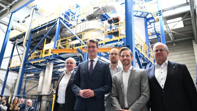 Eröffnung einer Metallpulveranlage beim Stahlhersteller Outokumpu in Krefeld