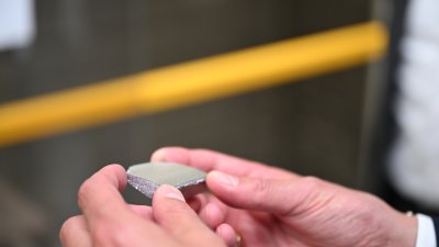 Eröffnung einer Metallpulveranlage beim Stahlhersteller Outokumpu in Krefeld