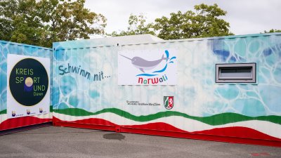 Ministerpräsident Hendrik Wüst weiht ersten Schwimmcontainer „narwali“ im Regierungsbezirk Köln ein