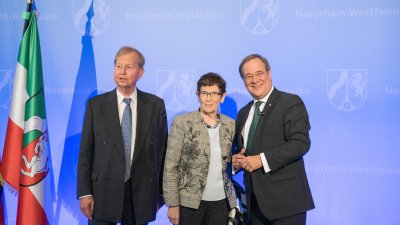 Ministerpräsident Armin Laschet verleiht den Staatspreis 2019 an Prof. Klaus Töpfer