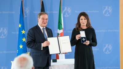 Ministerpräsident Armin Laschet verleiht den Landesverdienstorden an zehn Bürgerinnen und Bürger
