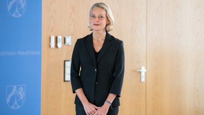 Ministerpräsident Armin Laschet verleiht den Landesverdienstorden an zehn Bürgerinnen und Bürger