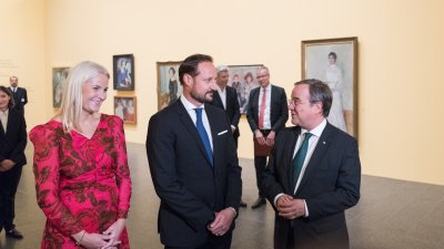 Ministerpräsident Armin Laschet begrüßt Kronprinzenpaar aus Norwegen zu Munch-Eröffnung im K20
