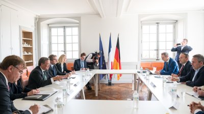 Der Kulturbevollmächtigte Ministerpräsident Armin Laschet besucht Frankreich